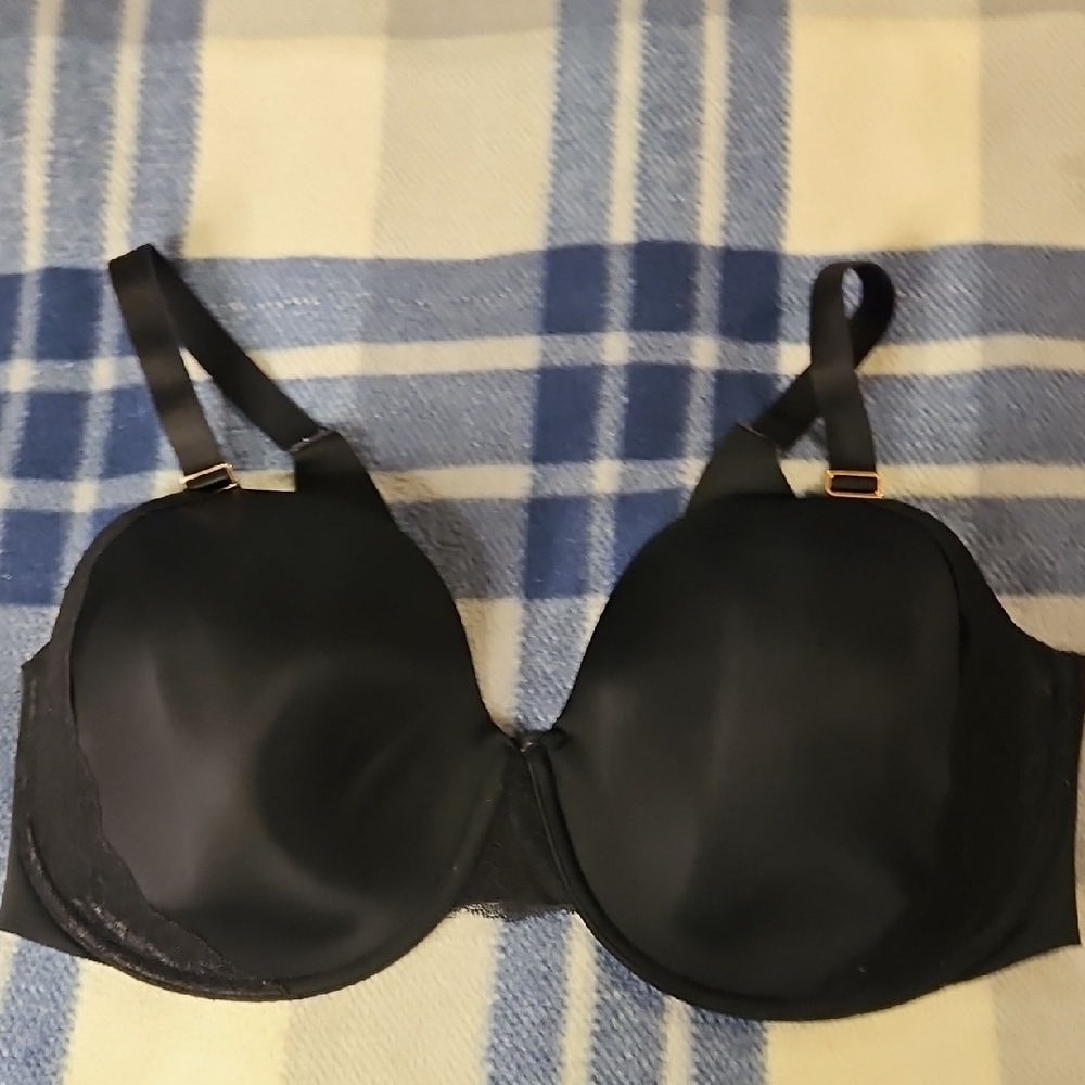 Soma Black Seamless Bra with Molded Cups